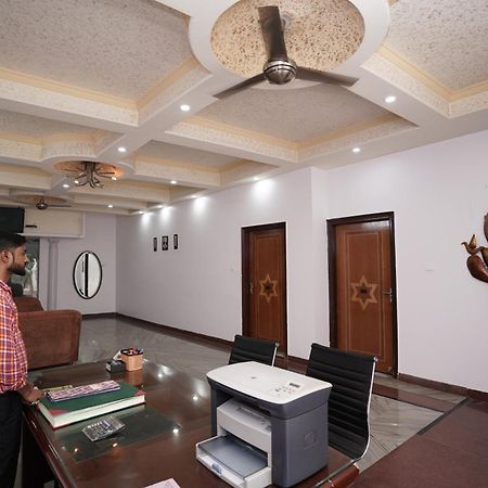 Hotel Lecston @Yashobhoomi Dwarka Sector - 25 Metro Station เดลี ภายนอก รูปภาพ
