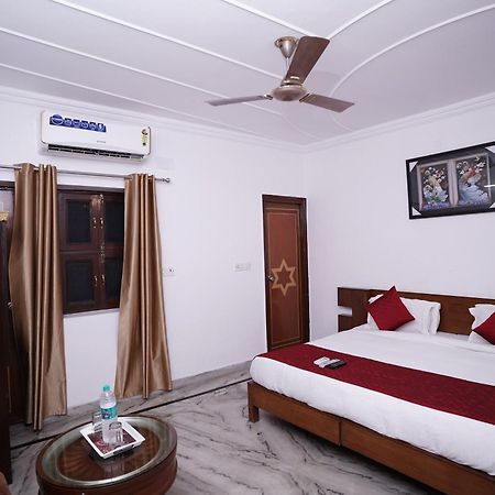 Hotel Lecston @Yashobhoomi Dwarka Sector - 25 Metro Station เดลี ภายนอก รูปภาพ