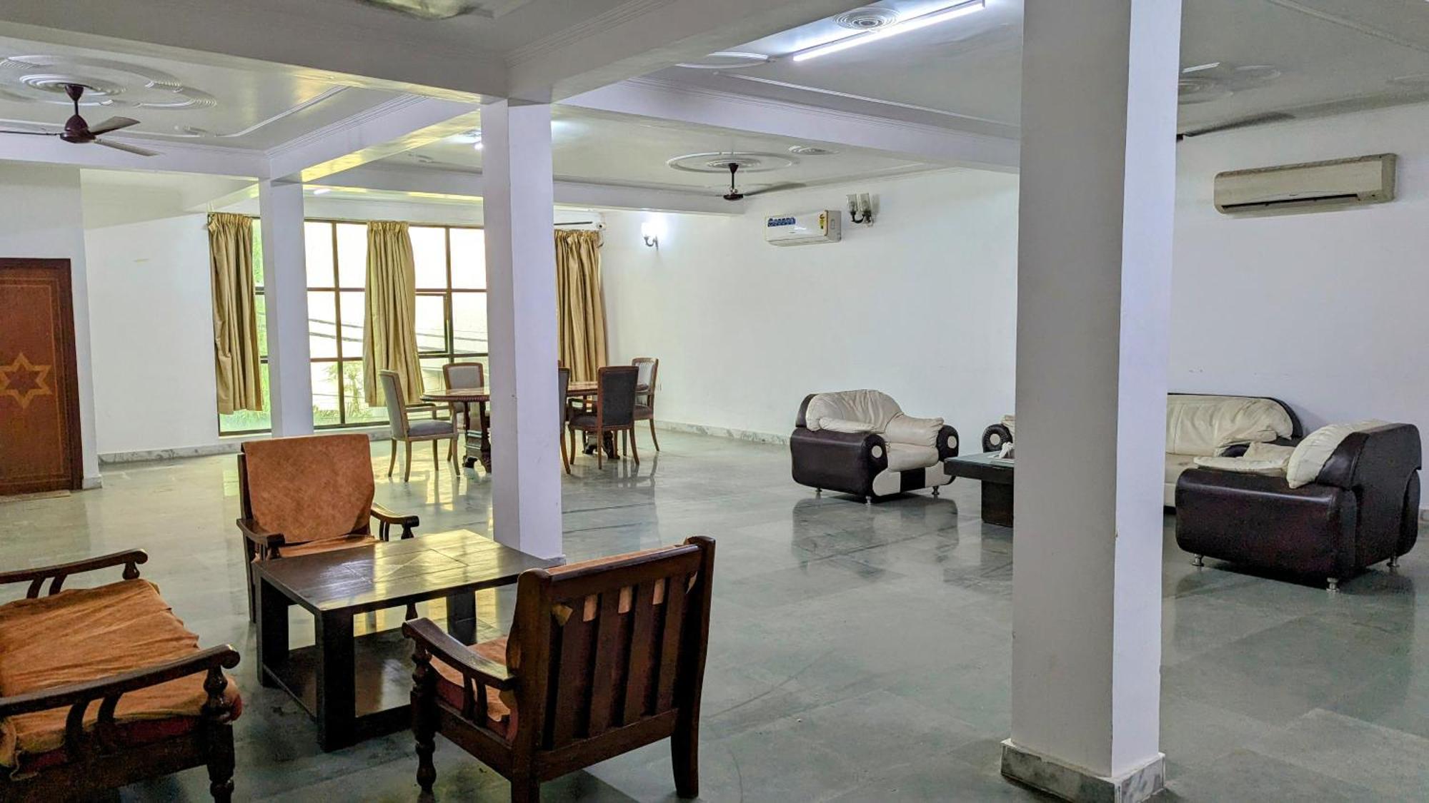 Hotel Lecston @Yashobhoomi Dwarka Sector - 25 Metro Station เดลี ภายนอก รูปภาพ