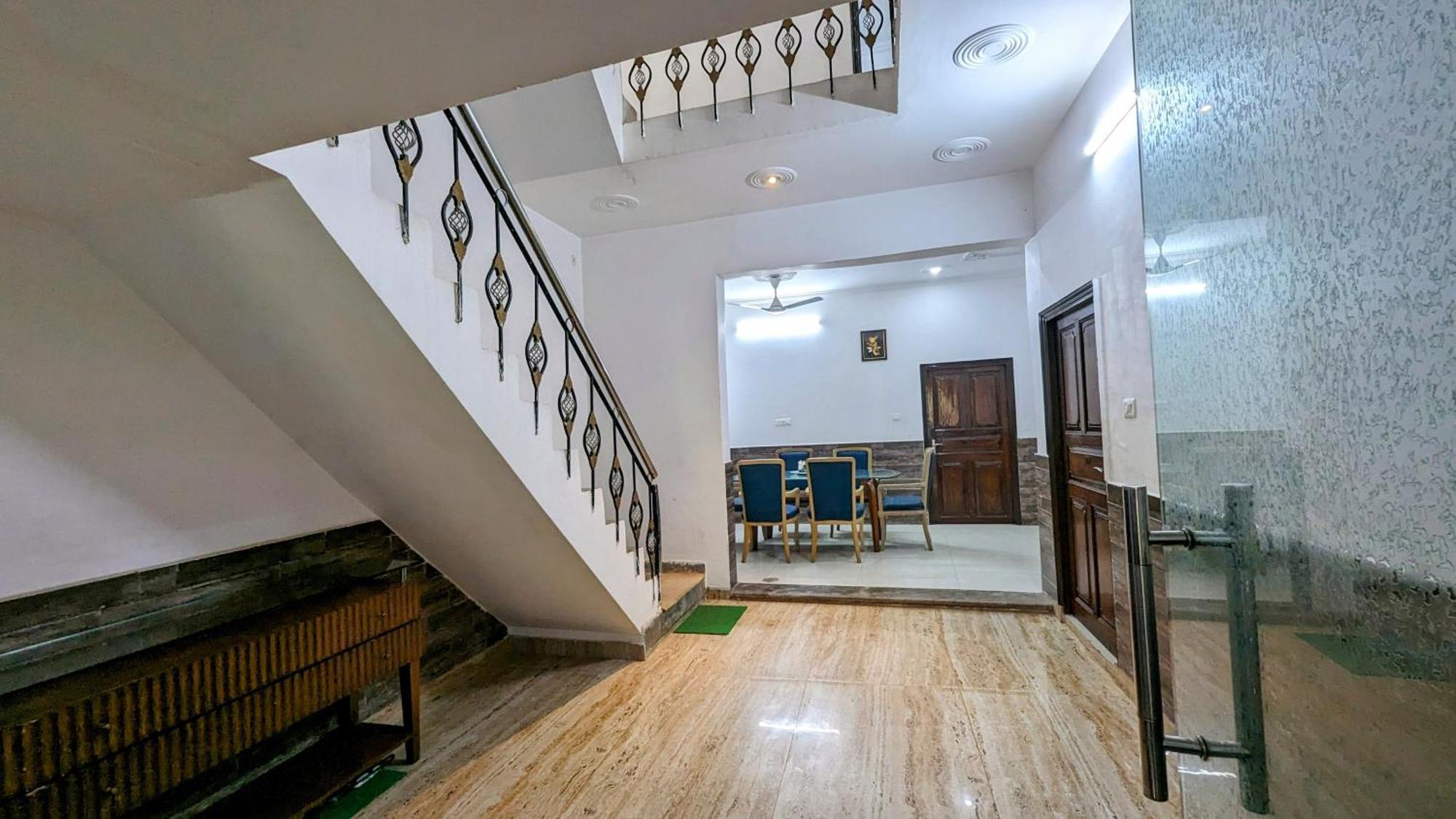 Hotel Lecston @Yashobhoomi Dwarka Sector - 25 Metro Station เดลี ภายนอก รูปภาพ