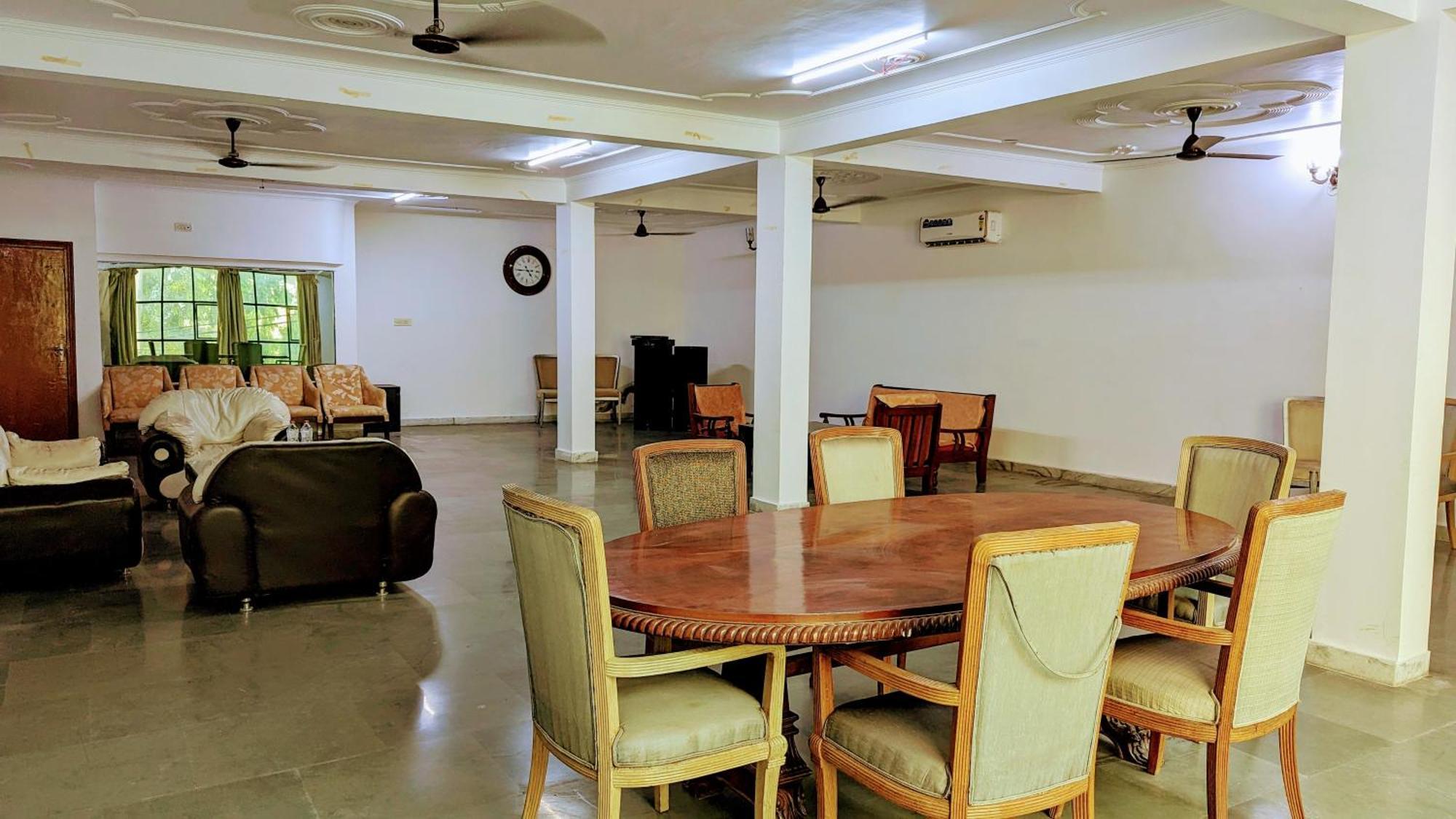 Hotel Lecston @Yashobhoomi Dwarka Sector - 25 Metro Station เดลี ภายนอก รูปภาพ