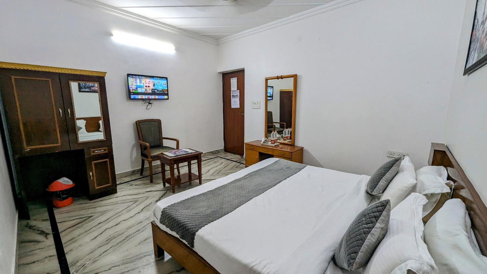 Hotel Lecston @Yashobhoomi Dwarka Sector - 25 Metro Station เดลี ภายนอก รูปภาพ