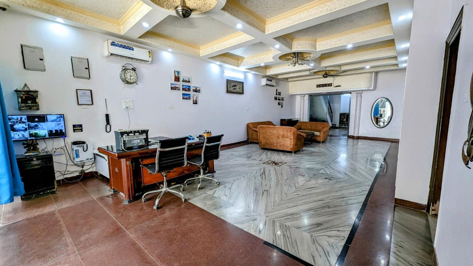 Hotel Lecston @Yashobhoomi Dwarka Sector - 25 Metro Station เดลี ภายนอก รูปภาพ