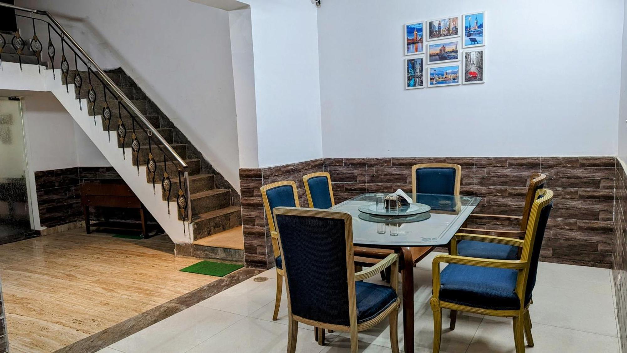 Hotel Lecston @Yashobhoomi Dwarka Sector - 25 Metro Station เดลี ภายนอก รูปภาพ