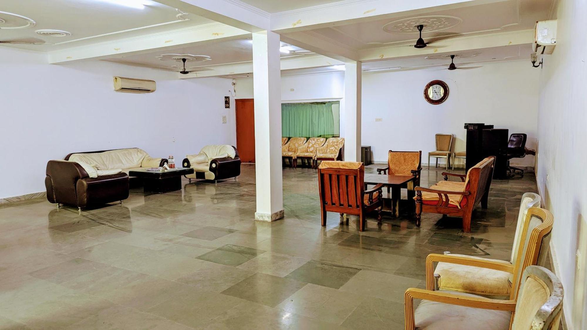 Hotel Lecston @Yashobhoomi Dwarka Sector - 25 Metro Station เดลี ภายนอก รูปภาพ
