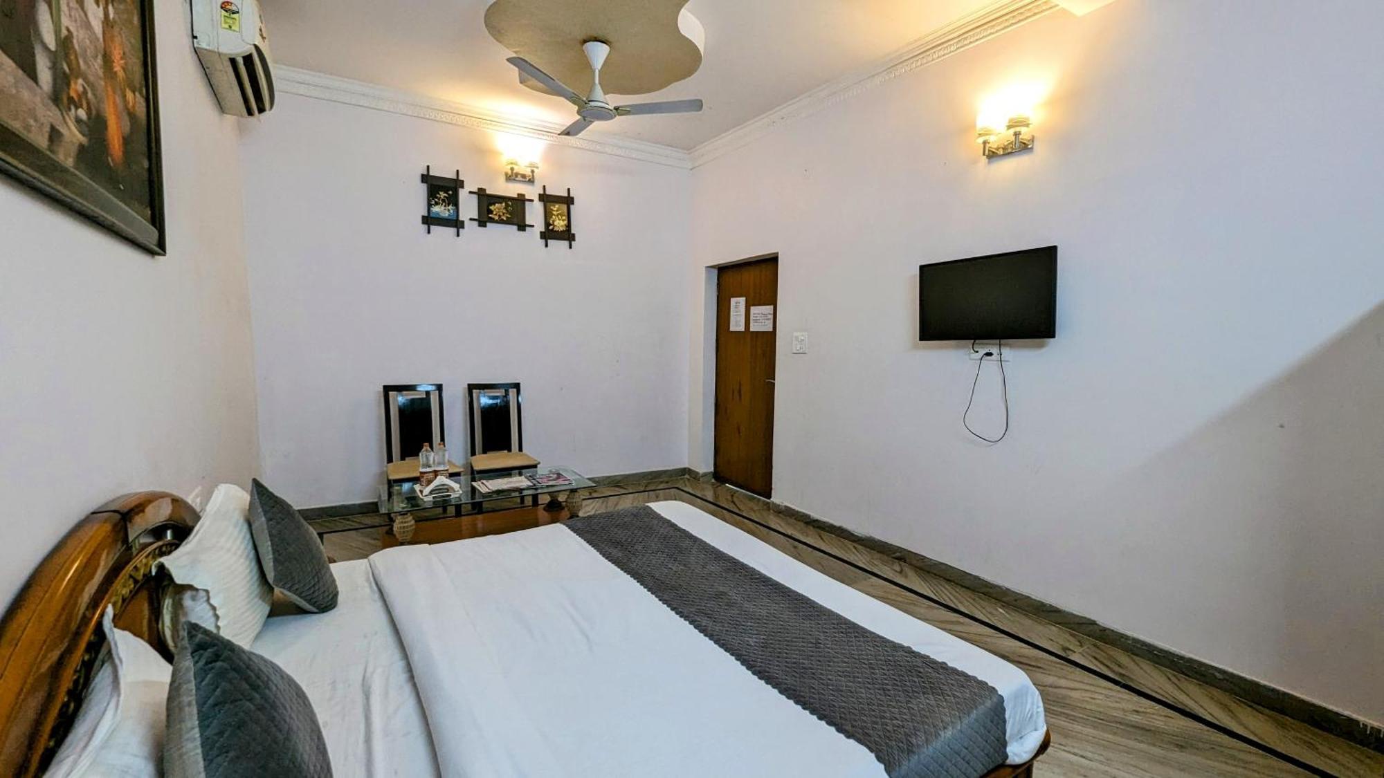 Hotel Lecston @Yashobhoomi Dwarka Sector - 25 Metro Station เดลี ภายนอก รูปภาพ