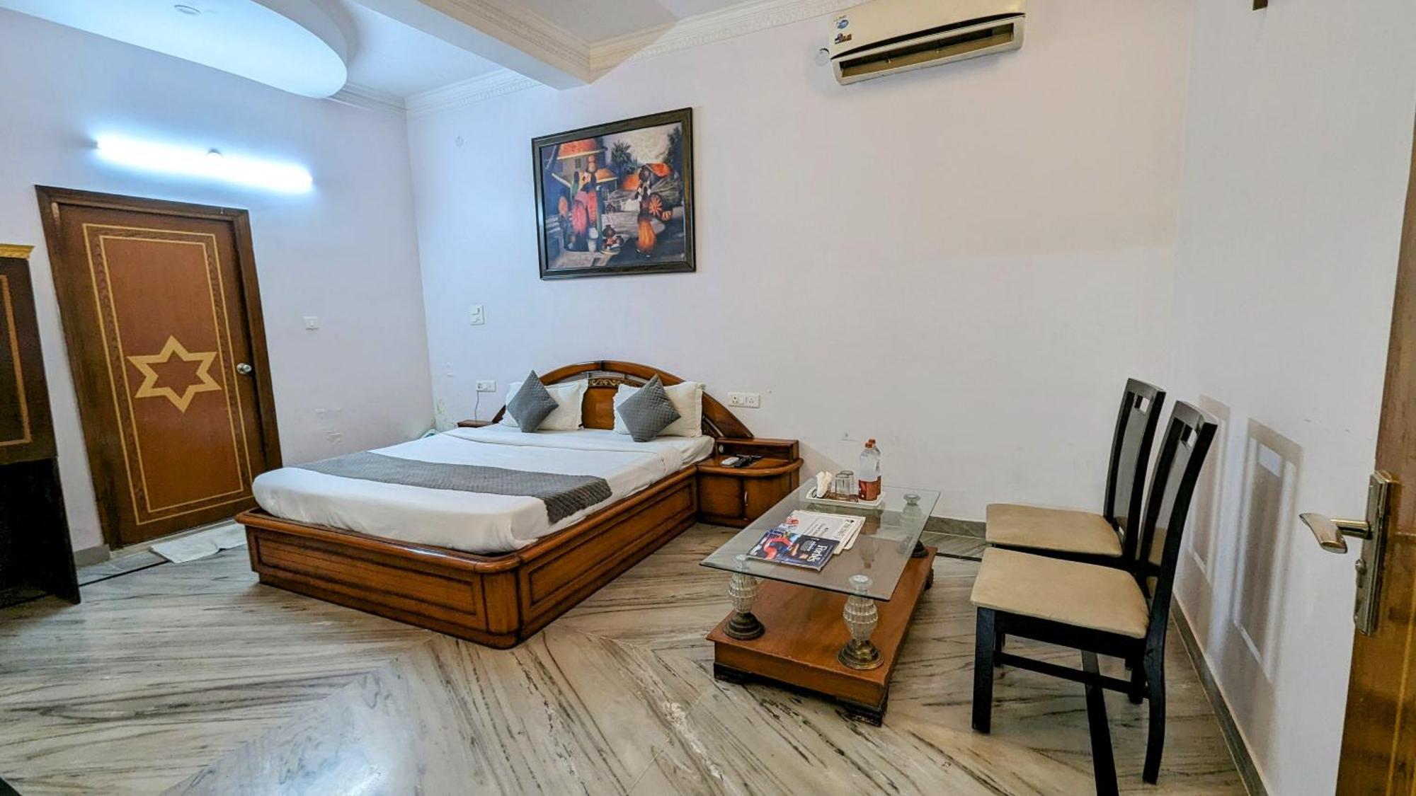 Hotel Lecston @Yashobhoomi Dwarka Sector - 25 Metro Station เดลี ภายนอก รูปภาพ
