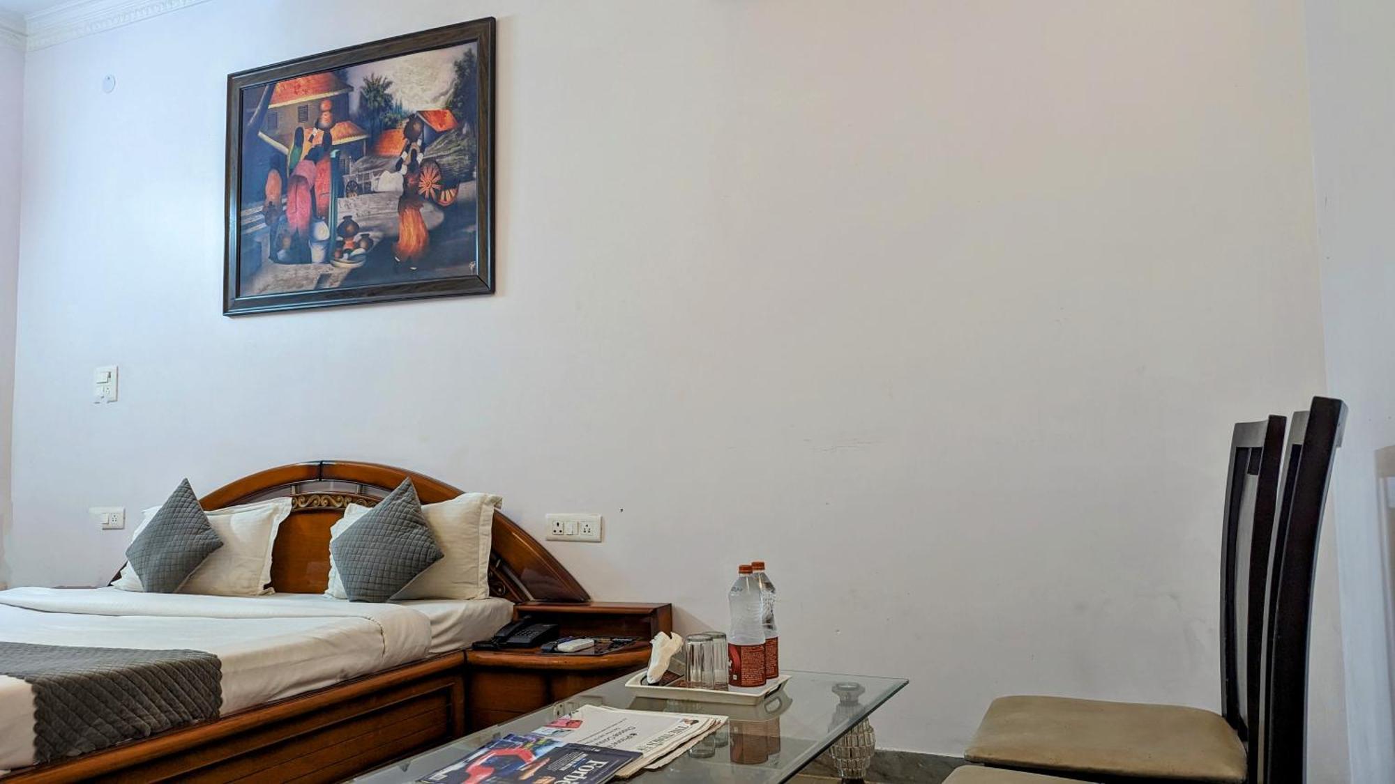 Hotel Lecston @Yashobhoomi Dwarka Sector - 25 Metro Station เดลี ภายนอก รูปภาพ