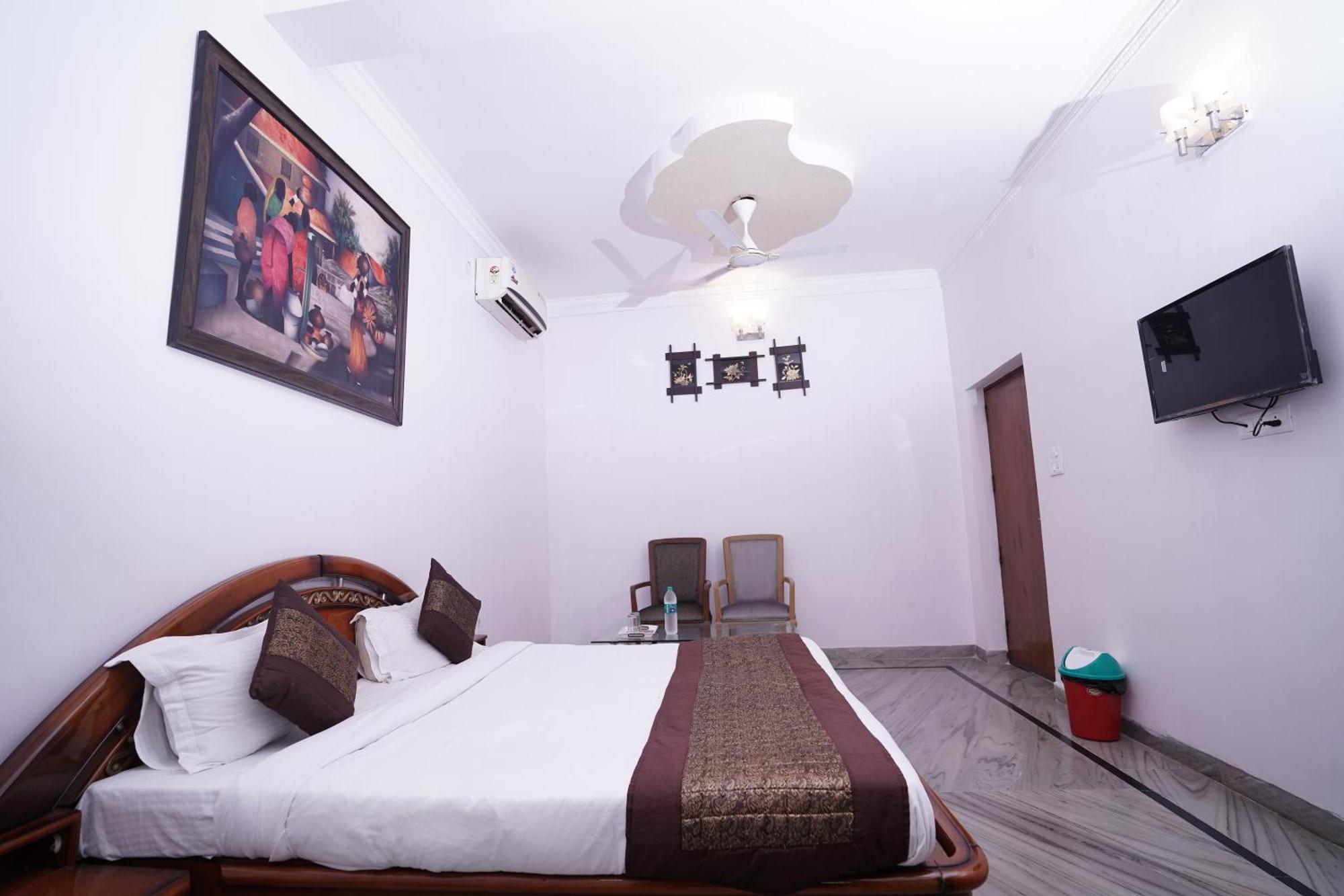 Hotel Lecston @Yashobhoomi Dwarka Sector - 25 Metro Station เดลี ภายนอก รูปภาพ