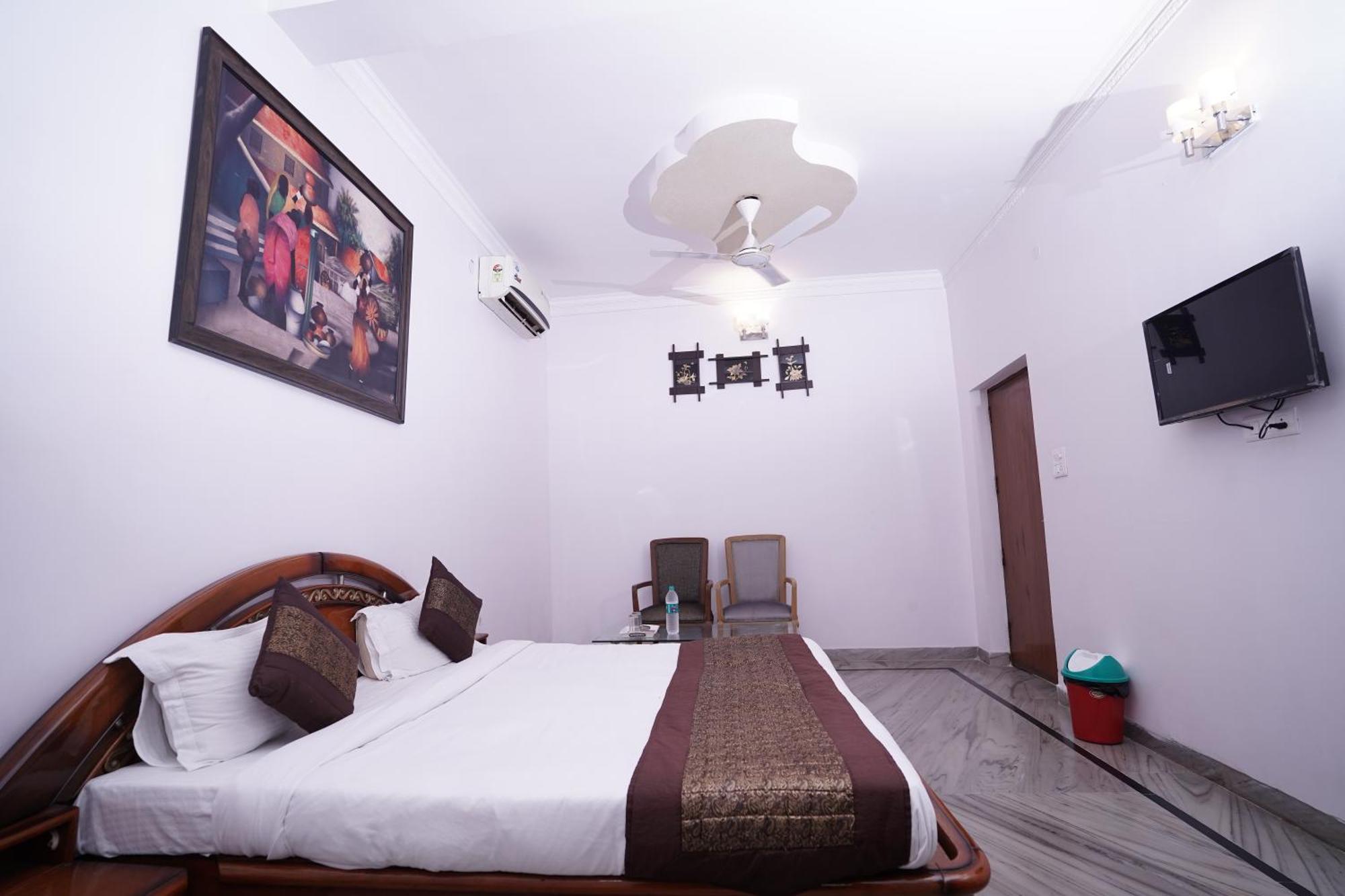 Hotel Lecston @Yashobhoomi Dwarka Sector - 25 Metro Station เดลี ภายนอก รูปภาพ