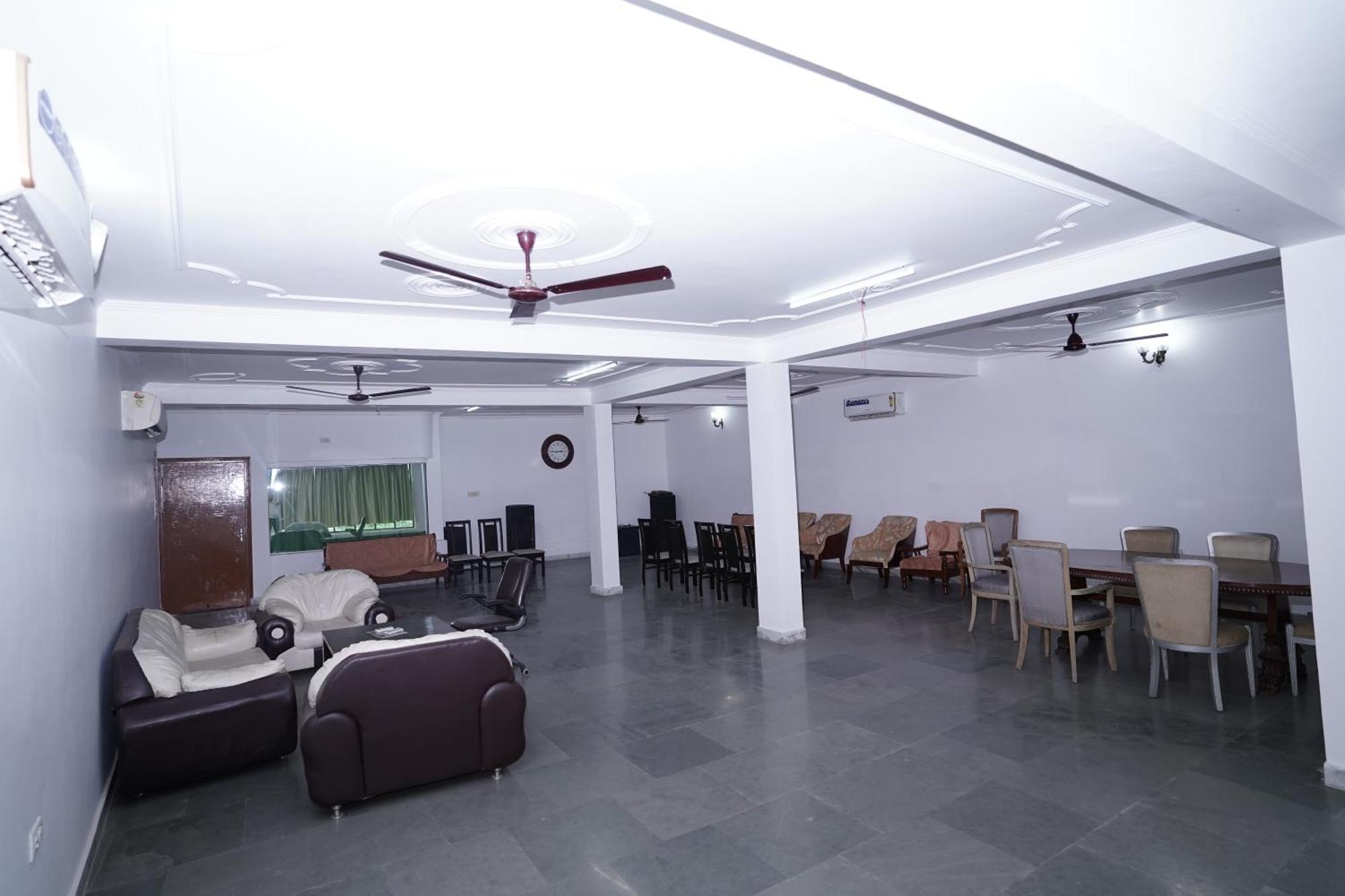 Hotel Lecston @Yashobhoomi Dwarka Sector - 25 Metro Station เดลี ภายนอก รูปภาพ