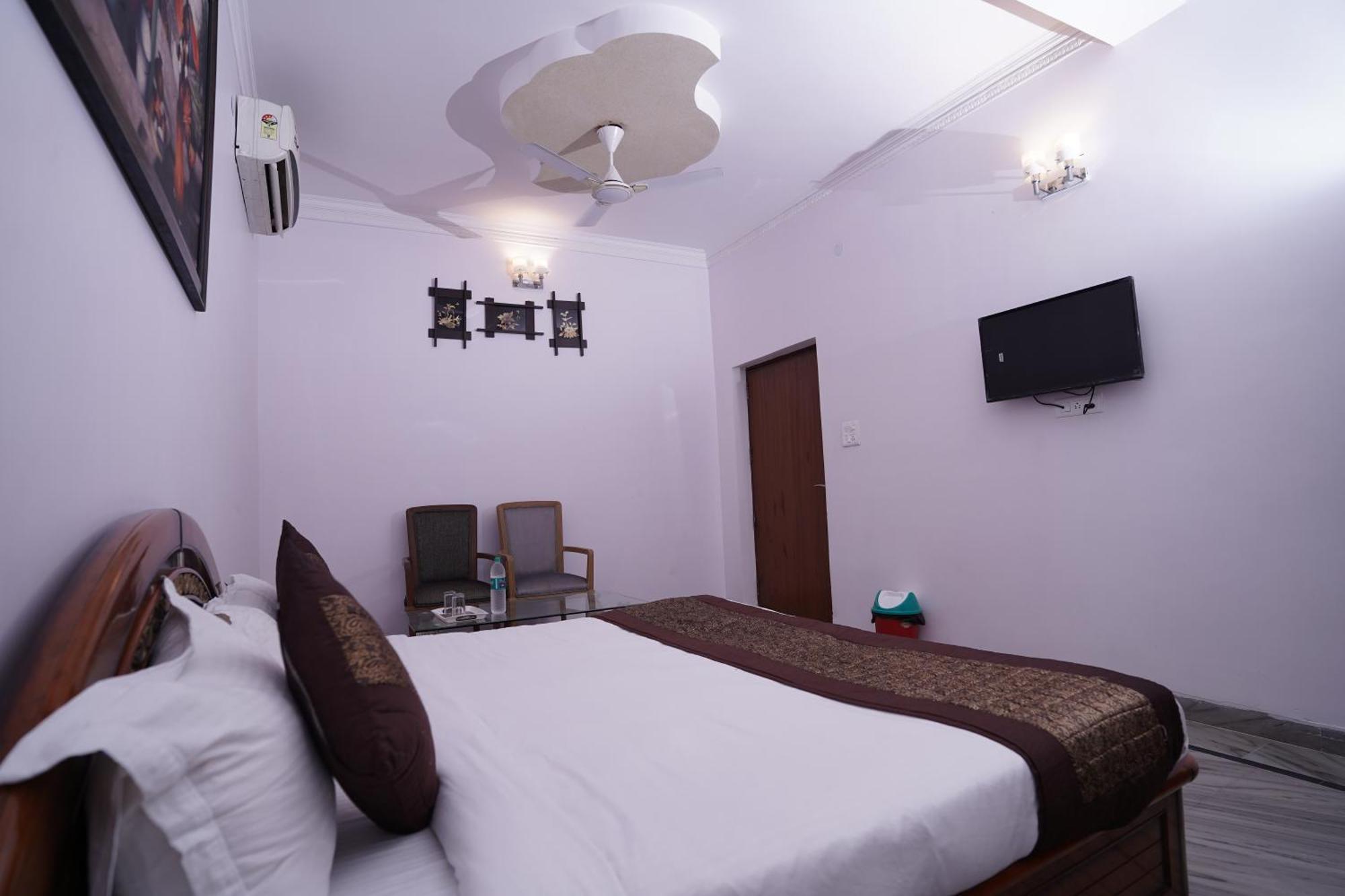 Hotel Lecston @Yashobhoomi Dwarka Sector - 25 Metro Station เดลี ภายนอก รูปภาพ